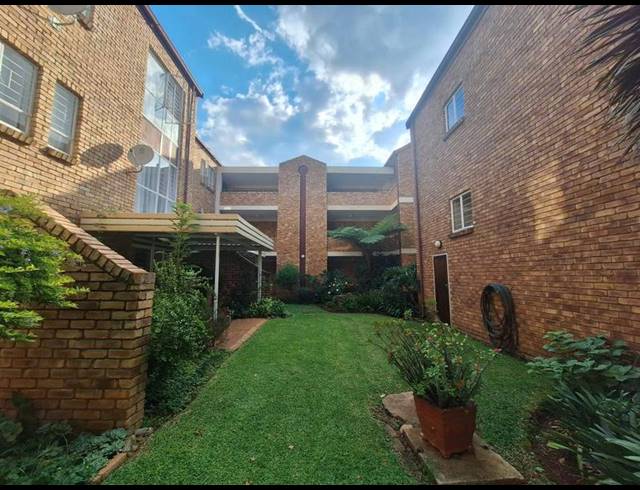 1 BEDROOM APARTMENT FOR SALE IN LYNNWOOD